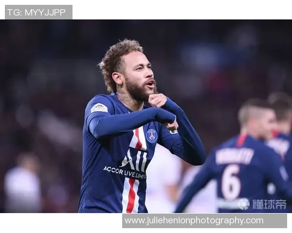 足球明星如何通过科学训练和心理素质克服伤病困扰保持竞技状态