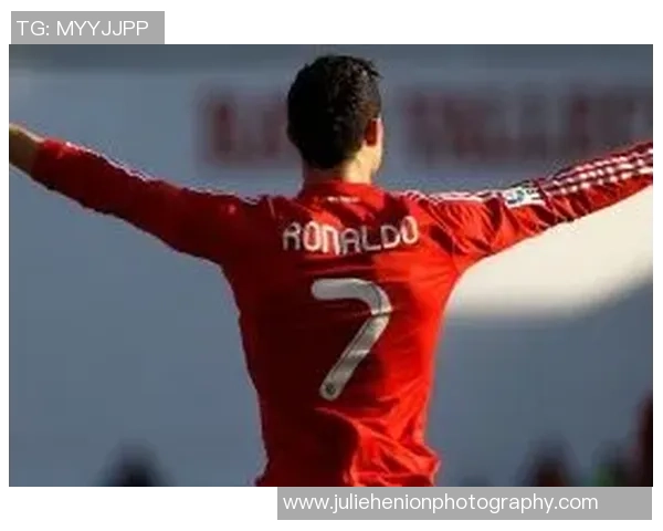 足球明星简笔画创作指南轻松描绘你心中的球场英雄